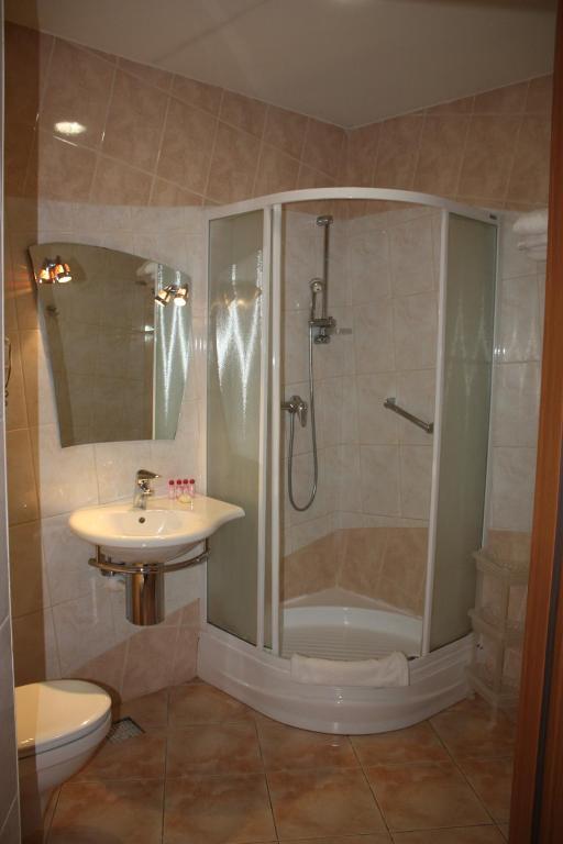 Hotel Saol Krynica Zdroj Rom bilde
